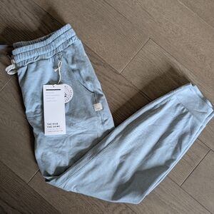 NWT Vuori Blue/Grey Halo Performance Jogger, WXS